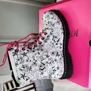 Torrid Betsey johnson boots